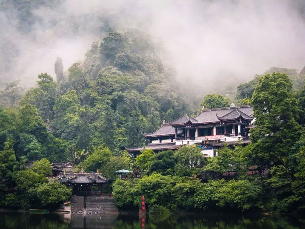 青城山--都江堰旅游景区.jpg