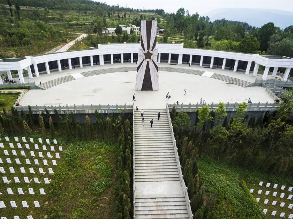 川陕革命根据地红军烈士陵园.jpg