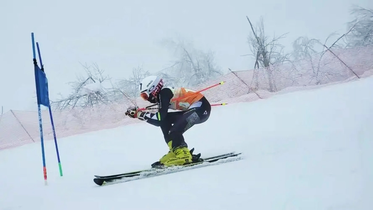 西岭雪山滑雪场.jpg