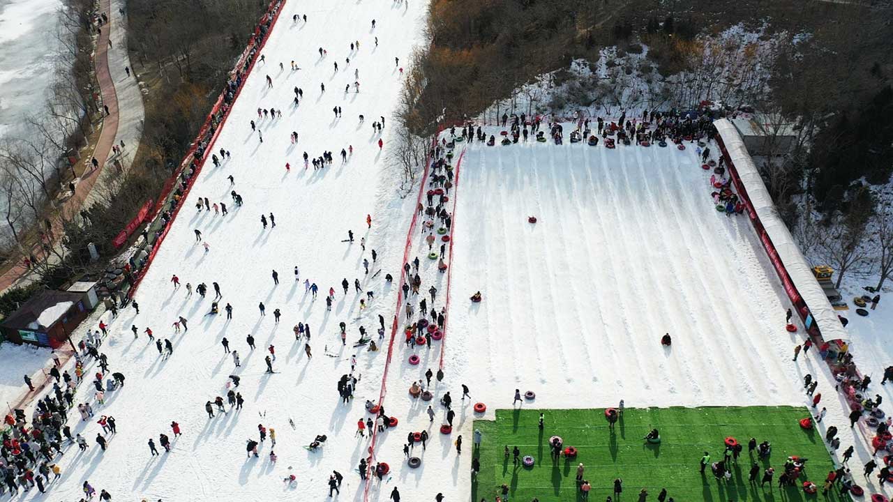 河北滦平金山岭滑雪场.jpg