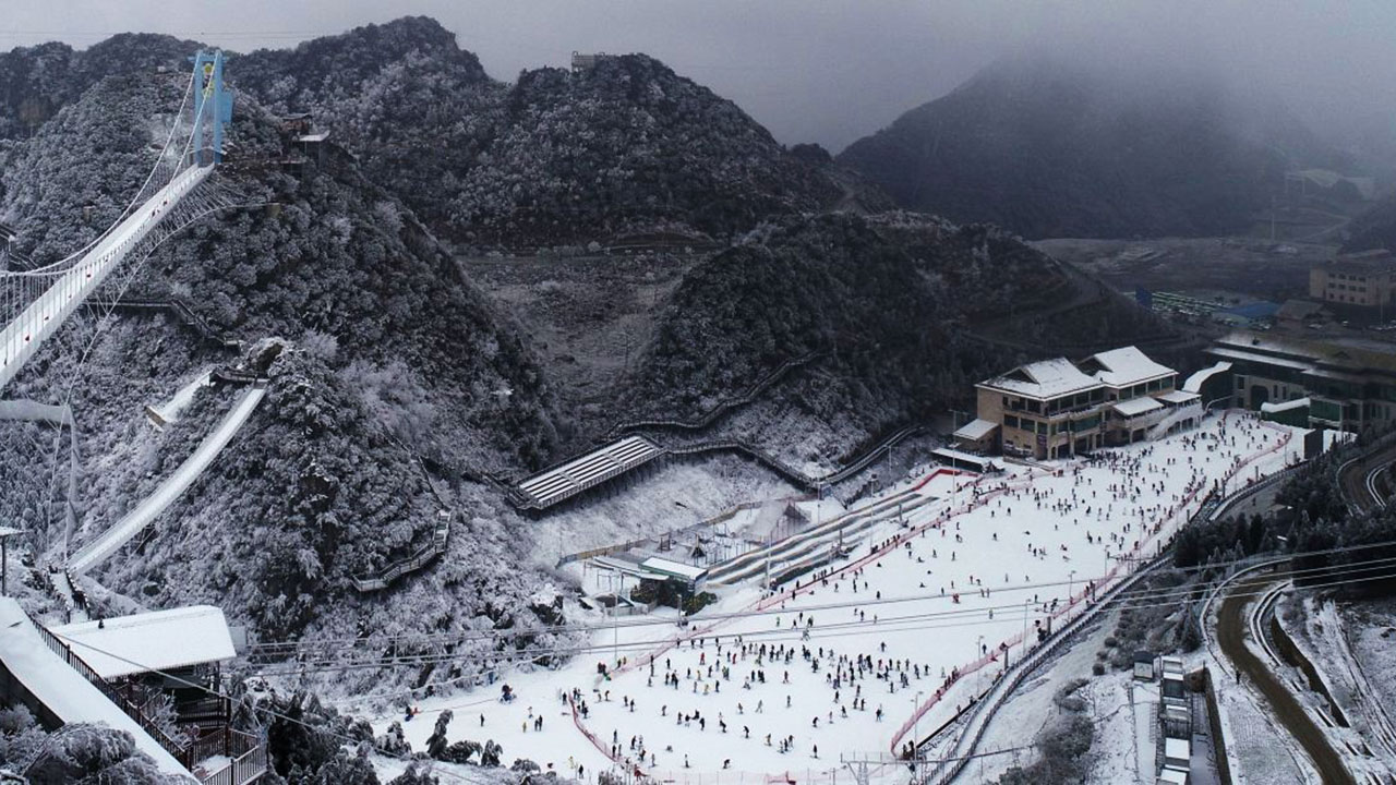 六盘山滑雪场图片