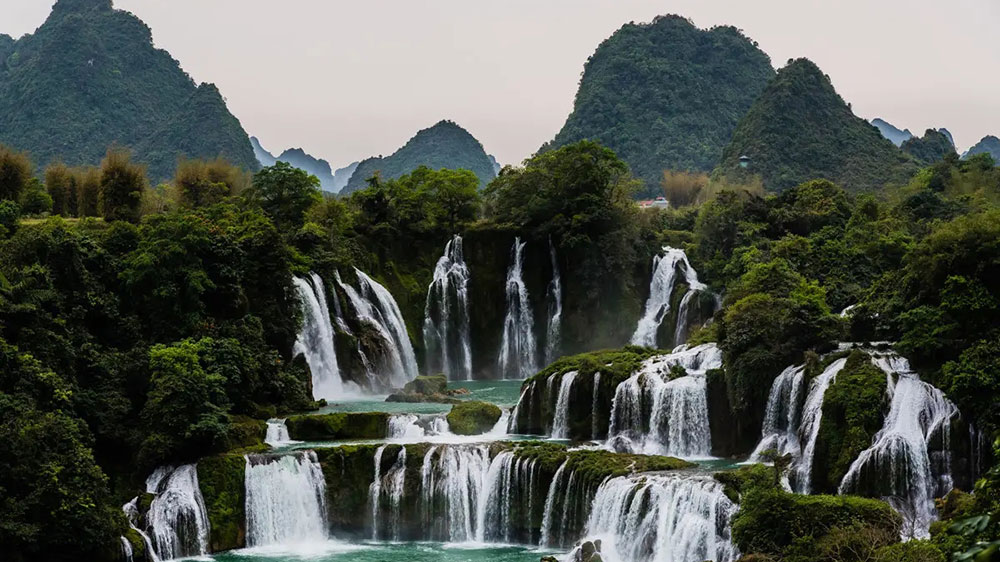 中越德天跨国瀑布 中越德天跨国瀑布.jpg