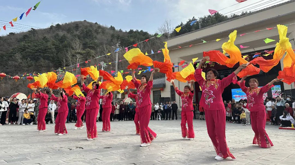 阳泉市郊区第二届舁上文化旅游节节目汇演.jpg