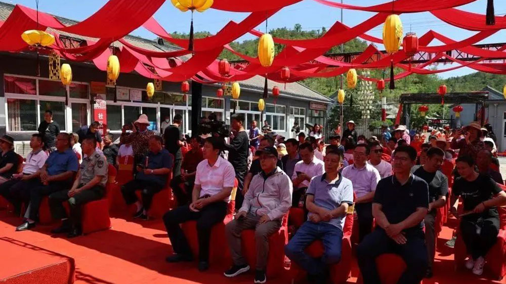 第十八届京韵满乡文化旅游节长哨营分会场现场观众.jpg