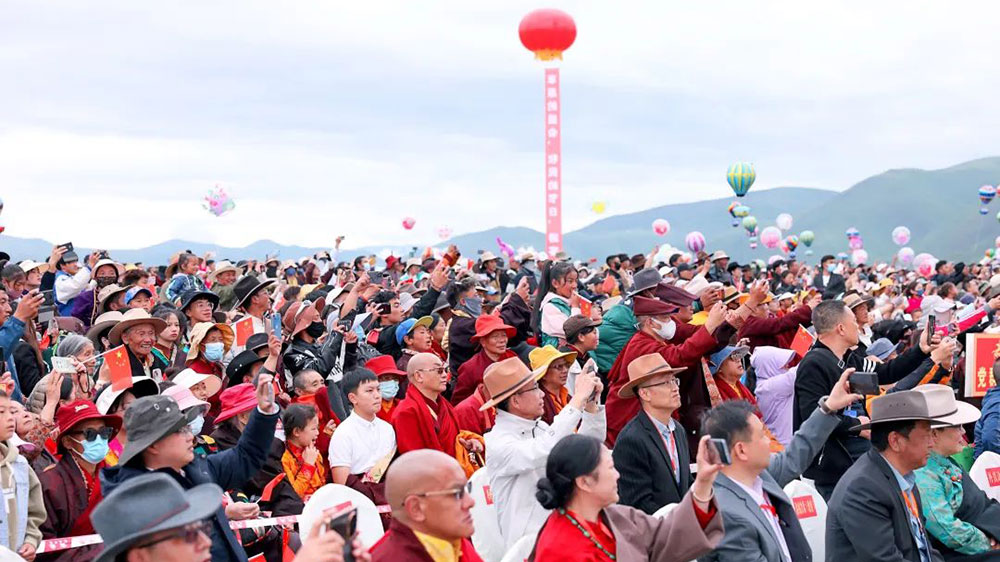 “福地色达·金马之邀”游牧文化旅游季现场.jpg