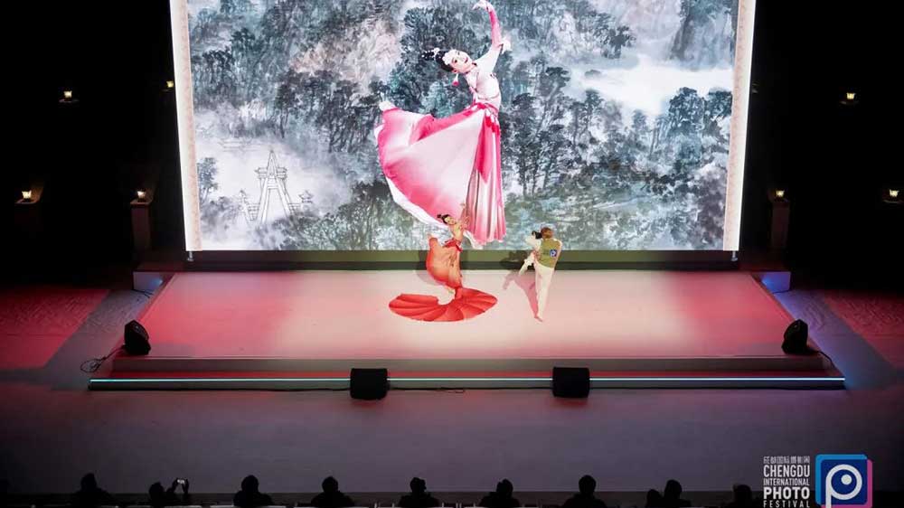2023第二届成都国际摄影周现场.jpg