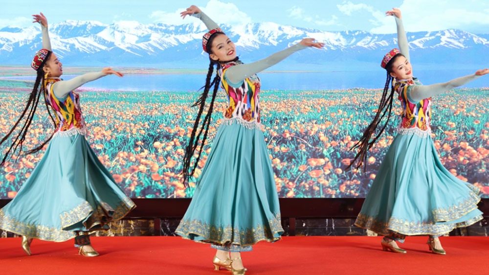 “丝路古龟兹-神奇阿克苏”2024年春季文化和旅游（南京）推介会文艺表演.jpg