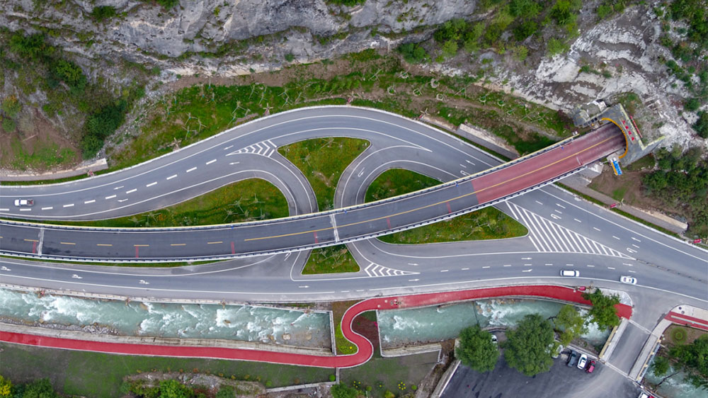 旅游公路配图3.jpg