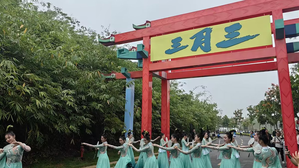 “广西三月三·八桂嘉年华”文化旅游品牌活动现场.jpg