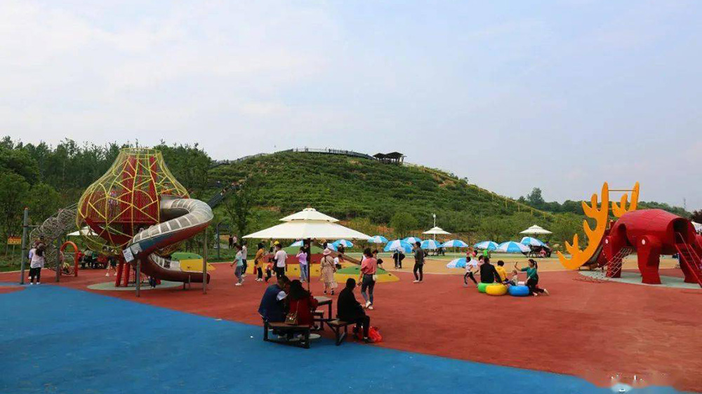 光山县钟鼓楼亲子乐园.jpg