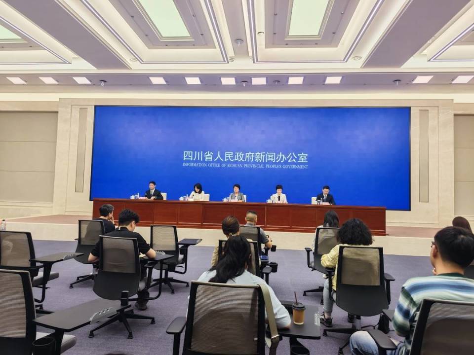 第十一届四川国际旅游交易博览会新闻发布会.jpg