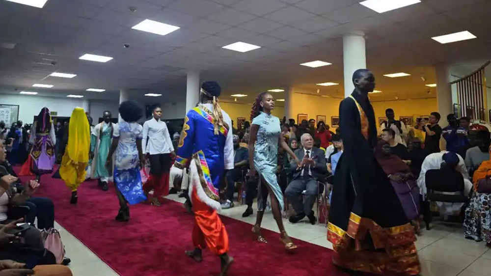 2025年中尼文化和旅游节现活动现场时装秀.jpg
