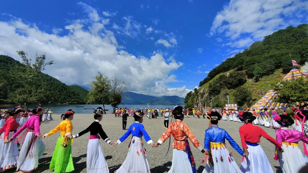 2025年凉山州首届泸沽湖转山转海节现场.jpg
