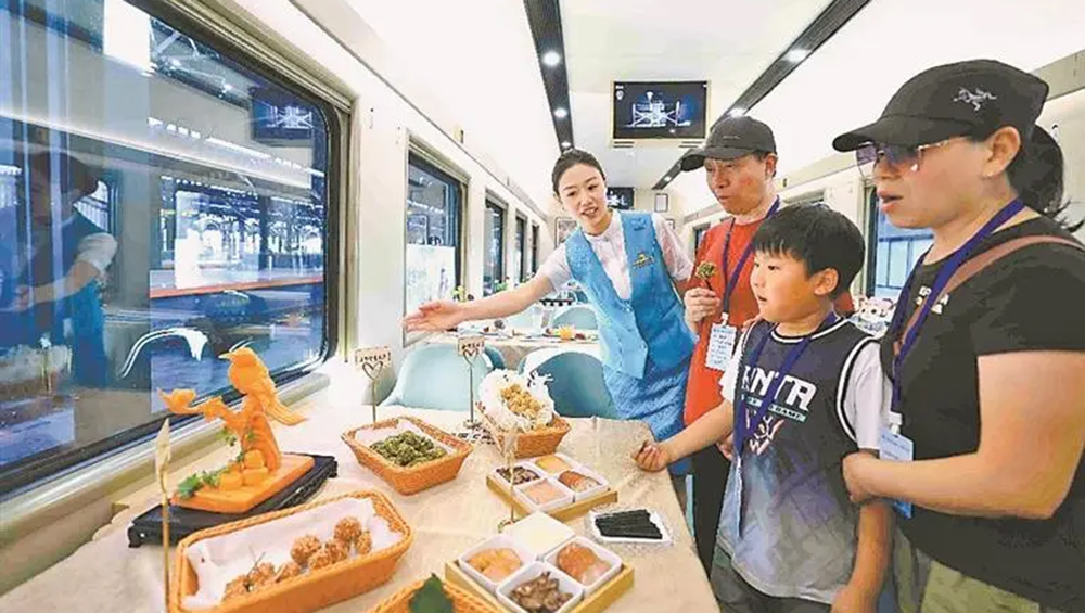 Y761次旅游专列.jpg