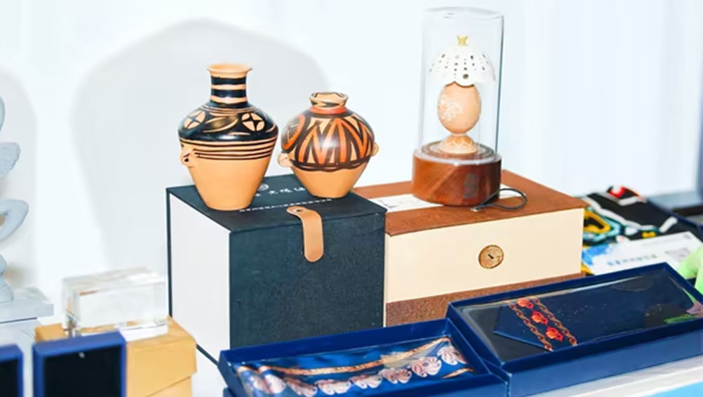 2026年鲁甘文旅资源对接活动现场展品.jpg